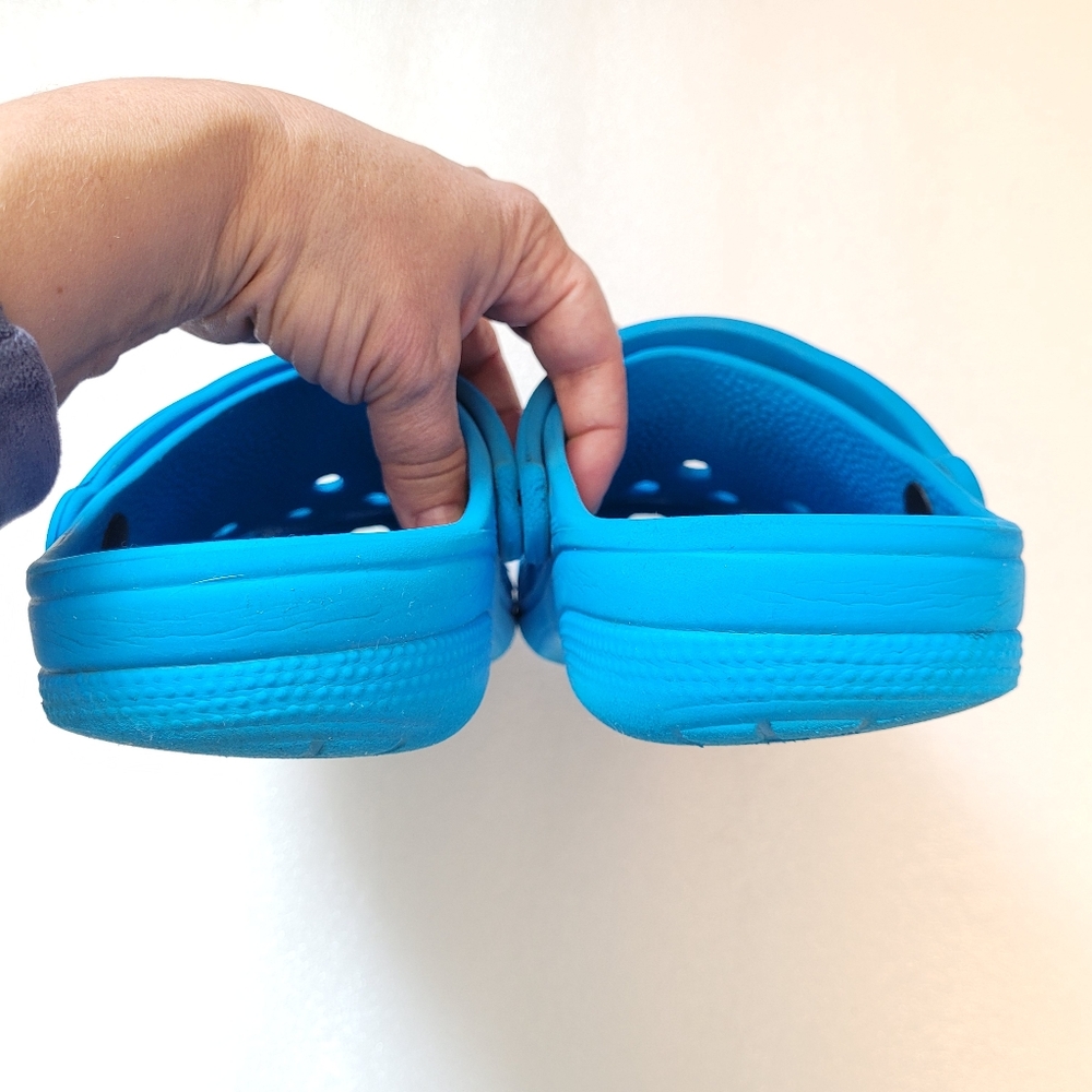 Crocs Classic Clog Bright Blue Size 7/8 (Free With $50.00 Purchase) - Picture 11 of 13